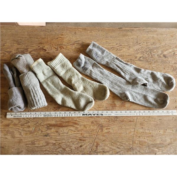 4 Pairs of Mens Gray Winter wooly socks