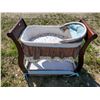 Image 2 : baby bassinet