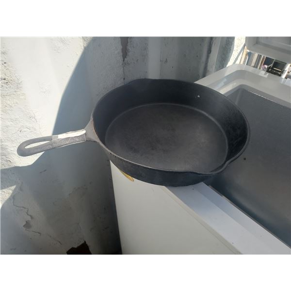 #9 cast iron pan
