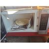 Image 2 : PC microwave - excellent used conditoin (works well)