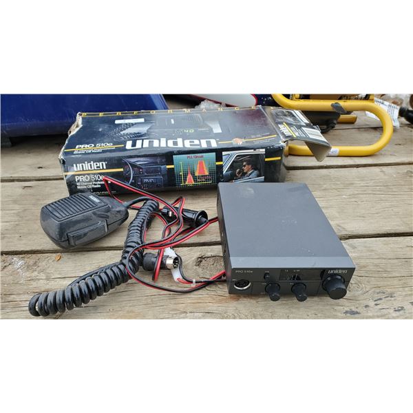 uniden 40 channel cb radio & mic