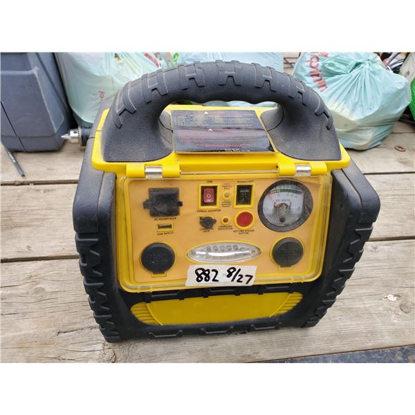 200 watt power invertor/jump start/power station (needs charger)
