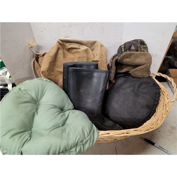 Assorted Household Items, Boots Mens sz 9