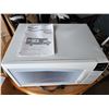 Image 2 : "Panasonic" White Microwave W-1ft 8 1/2"