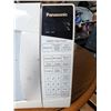 Image 4 : "Panasonic" White Microwave W-1ft 8 1/2"