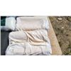 Image 4 : Assorted Pillows, Bamboo New in Bag, 2 Memory Foam and 1 Water Pillow