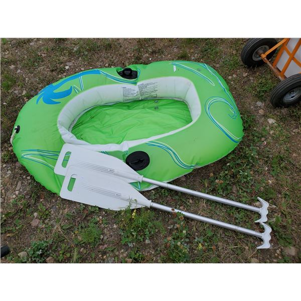 inflatable boat + 2 oars