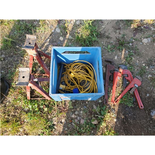blue milkcrate w/ 2 jack stands, 4 pipe wrenches, trouble light