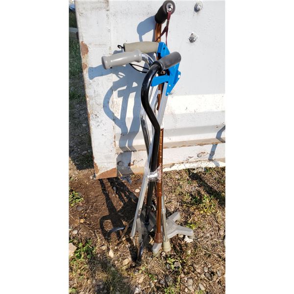 4 canes + gripper (missing suction cup)