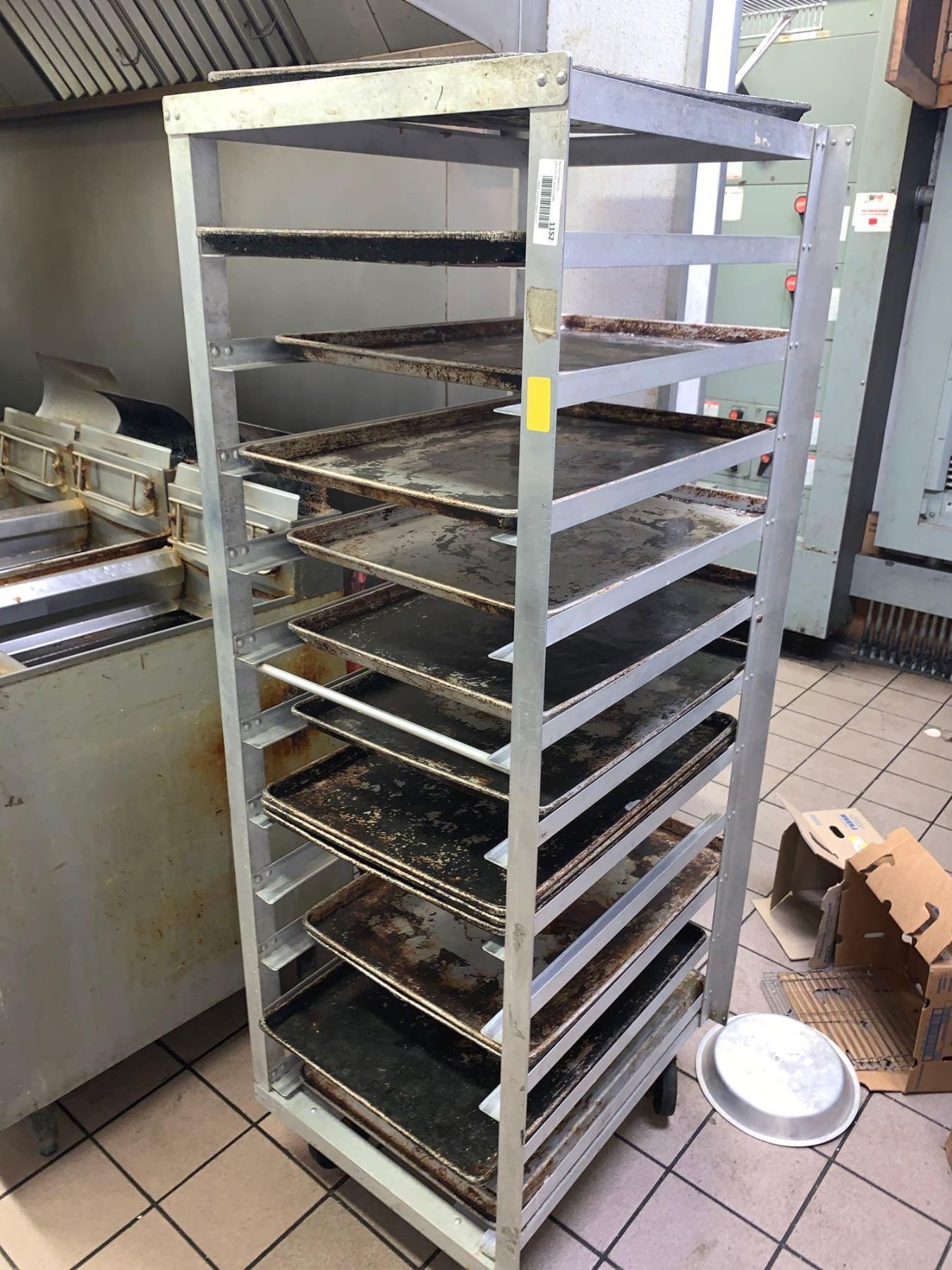 Commercial Kitchen Rolling Cooling Bakers rack with Trays