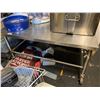 Image 1 : Commercial Grade Rolling stainless 3 x 4 Table / stand