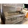 Image 2 : Garland Industrial 72 inch gas range with double oven, griddle and quad burners