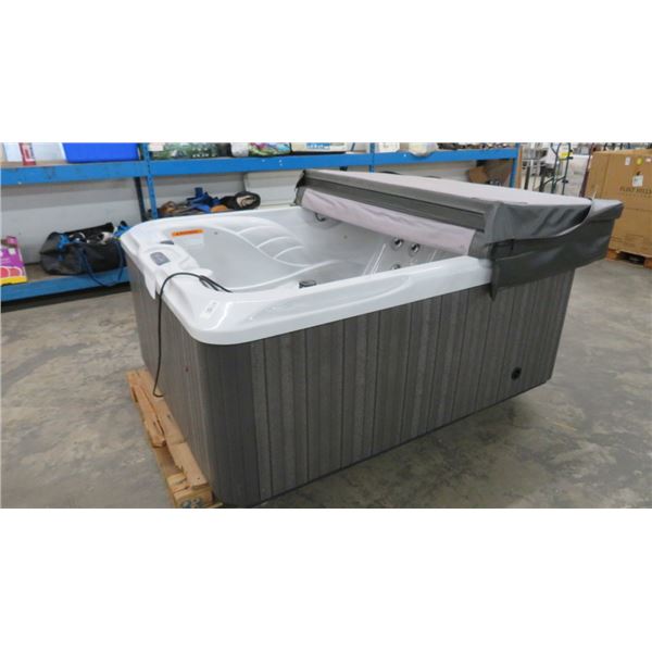 Plug N Power 5' x 6' 110V Hot Tub w/New Motor & Cover