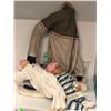 Image 1 : "Hero" (Girl) reusable bags - ep. 605 sc. 4 & 2 baby dolls & pair of arm Props