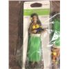 Image 2 : 2 Props - 2 Hula girl figurines - ep. 116 sc. 33 & juniors collar & bow tie wp. 510 sc. 20 (From the