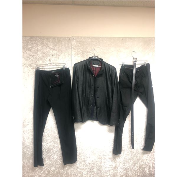 "Superhero Show - Season 5 Ep. 06"- #19 Hero & Hero stunt - 4 pc outfit - includes John Varvatos bla