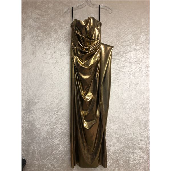 "Superhero Show" - Season 5 Ep. 7- #7 Hero - Golden long dress