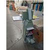 Image 2 : KARL TRANKLEIN EK-100 ROUND CORNER MACHINE