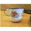 Image 16 : Multiple Blue & Metal Plates & 9 Floral Coffee Mugs