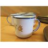 Image 17 : Multiple Blue & Metal Plates & 9 Floral Coffee Mugs