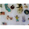Image 8 : Multiple Collectible Pins U.S.A. Special Very Good AAAAAA 003 in Display Case 16"L