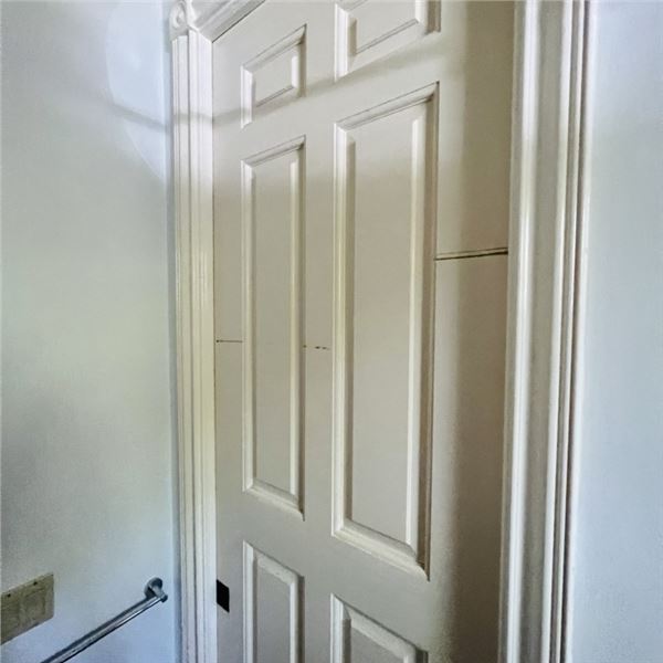 SOLID WOOD POCKET DOOR POSSIBLY NO FRAME DOOR APPROX 29.25" X 95" SEE PHOTOS ITEMS WILL BE REMOVED A