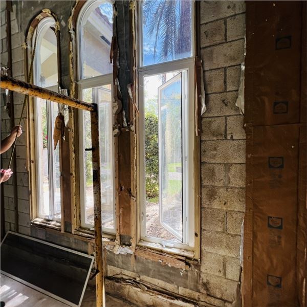 PGT IMPACT WINDOW WITH ARCH TOP WINDOW APPROX 71" X 22.75" ARCH APPROX 31.5" X 22.75"  SEE PHOTOS IT