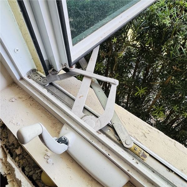 PGT IMPACT WINDOW WINDOW APPROX 25.5" X 49.75" SEE PHOTOS ITEMS WILL BE REMOVED AND READY FOR PICKUP