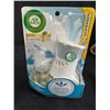Image 1 : 12 AIR WICK 1 WARMER AND 1 REFILL FRESH LINEN 20ML