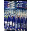 Image 2 : 20X ORAL B HEALTHY CLEAN TOOTHBRUSH MEDIUM