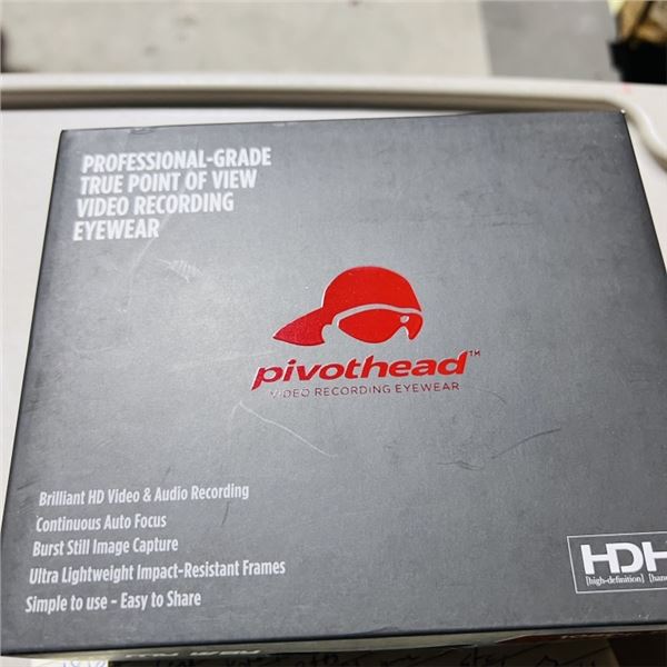 40X SPY CAMERA SUNGLASSES (BATTERIES ARE BAD)