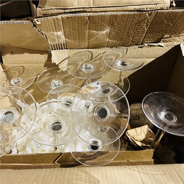 PALLET LOT ASSORTED DISPLAYS GLASS ETC