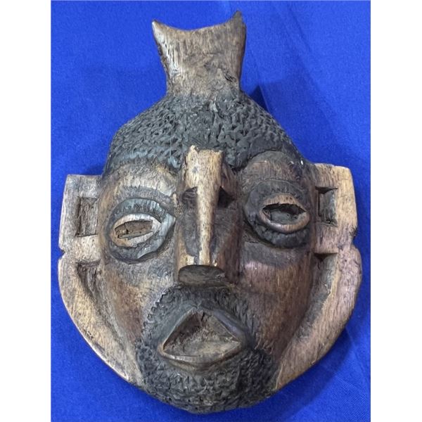 MASK 7"X7" HAND CARVED AFRICAN SEE PHOTOS