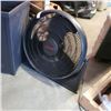 Image 2 : 12 GALLON KETER PLANTER AND HONEYWELL TURBOFORCE FLOOR FAN