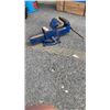 Image 2 : BLUE BENCH VISE