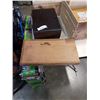 Image 2 : LOT OF WOOD CRATES AND BOXES