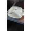Image 8 : RUBBERMAID DRINK DISPENSER, TURBINE FAN WITH CAST IRON PAN AND CASSEROLE DISH