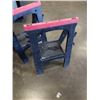 Image 8 : PAIR OF FOLDING SAWHORSES, SHOE RACK AND PET CARRIER