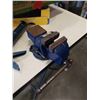 Image 2 : 3 IN SWIVEL BASE VICE, TROUBLE LIGHT, CAULKING GUN, WELDING HELMET AND ELECTRODES