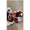 Image 2 : LOT OF HOCKEY PADS, GOALIE PADS, SKATES, KIDS HOCKEY PADS