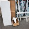 Image 2 : LOT OF SINGLE TRACK BRACKET RAILS, BRACKETS AND SHELVING