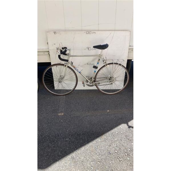 VINTAGE GREY RALEIGH ROAD BIKE