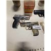 Image 2 : 2 CO2 POWERED PISTOLS AIRSOFT AND BB WITH ONE SPRING AIRSOFT PISTOL AND AMMO AS FOUND