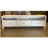 Image 2 : WHITE 6 FOOT WIDE STAND