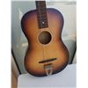 Image 2 : ACOUSTIC GUITAR
