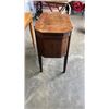 Image 2 : ANTIQUE WHITE ROTARY SEWING MACHINE IN TABLE WITH ACCESSORIES