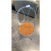 Image 2 : 2 DECORATIVE METAL CAHIRS WITH WOOD SEAT AND CUSHION