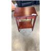 Image 4 : 1 DRAWER ENDTABLE AND OVAL ENDTABLE