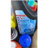 Image 8 : TOTE OF CLEANING SUPPLIES