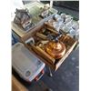Image 2 : LOT OF VINTAGE BOTTLES, MUGS, COASTERS AND MORE